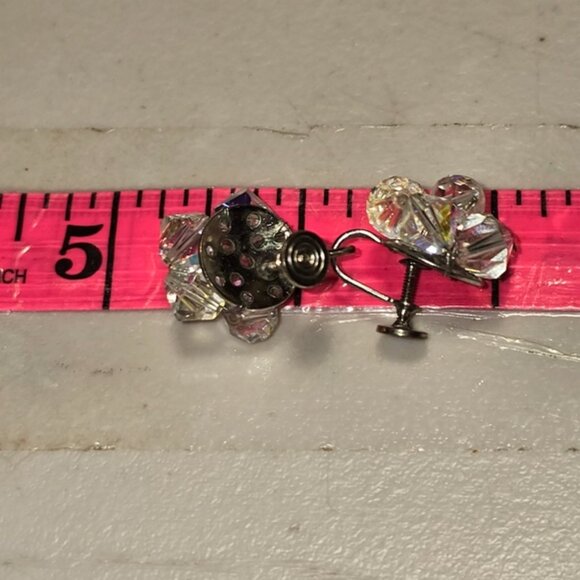 Vintage Flower Shape Crysal Screw On Earrings - Picture 3 of 3